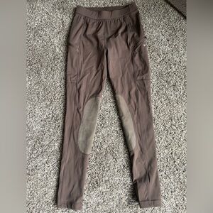 Willit Girls Equestrian Riding Pants in Sz L in gently used condition